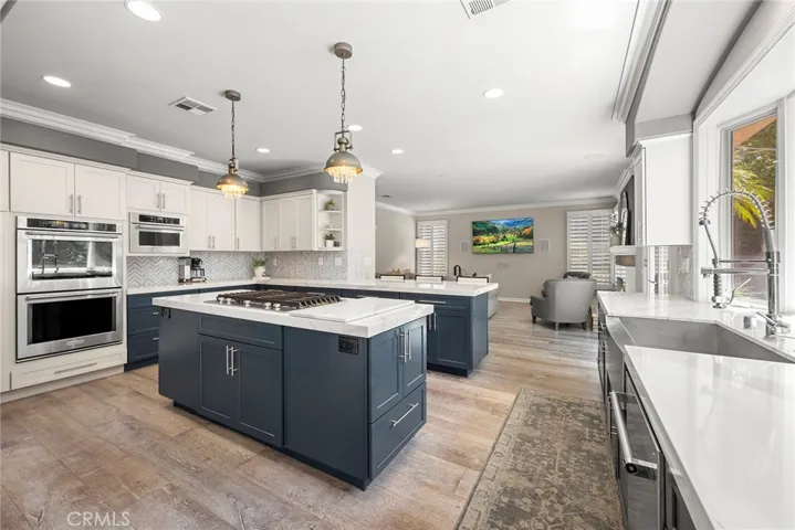 7552 E Bridgewood Drive, Anaheim Hills, California 92808