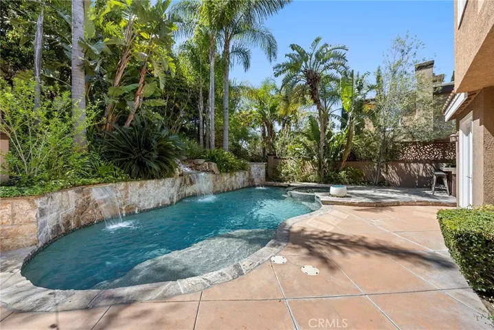 7552 E Bridgewood Drive, Anaheim Hills, California 92808