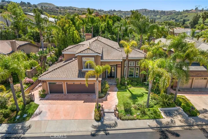 7552 E Bridgewood Drive, Anaheim Hills, California 92808