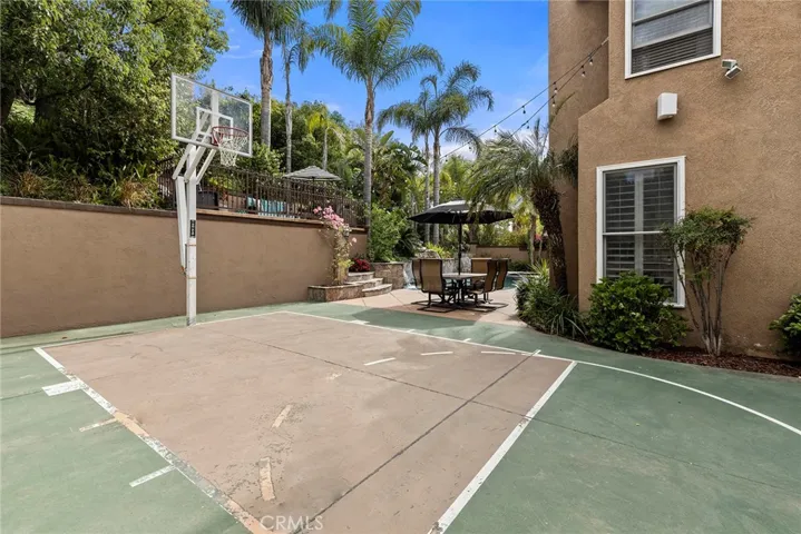 7552 E Bridgewood Drive, Anaheim Hills, California 92808