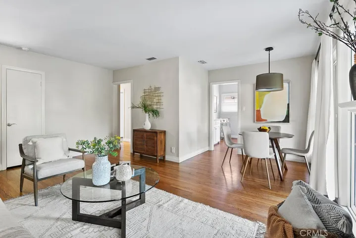 3532 Senasac Avenue, Long Beach, California 90808