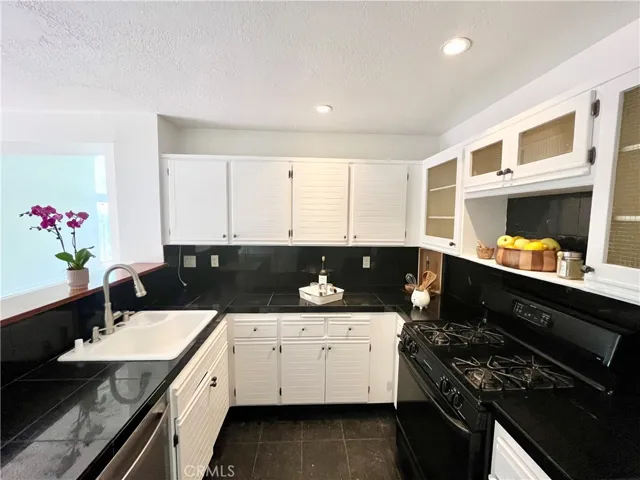 26115 Mcbean 1, Valencia, California 91355