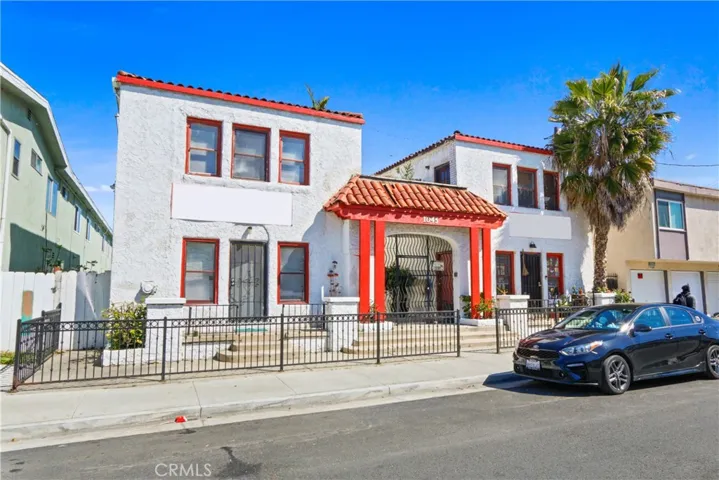 1045 E 4th Street, Long Beach, California 90802