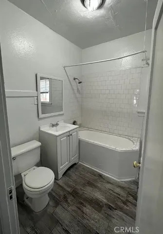 1045 E 4th Street, Long Beach, California 90802