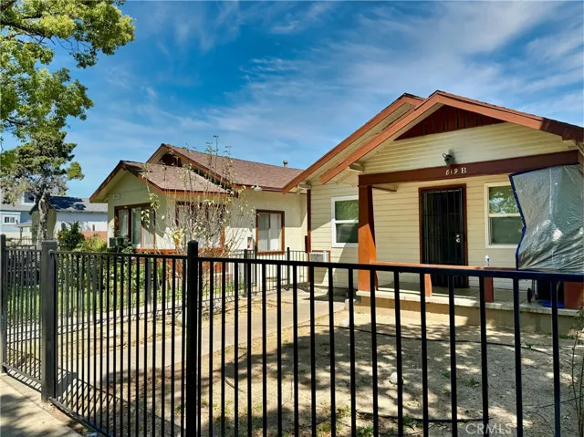 819 Cypress Avenue, Santa Ana, California 92701