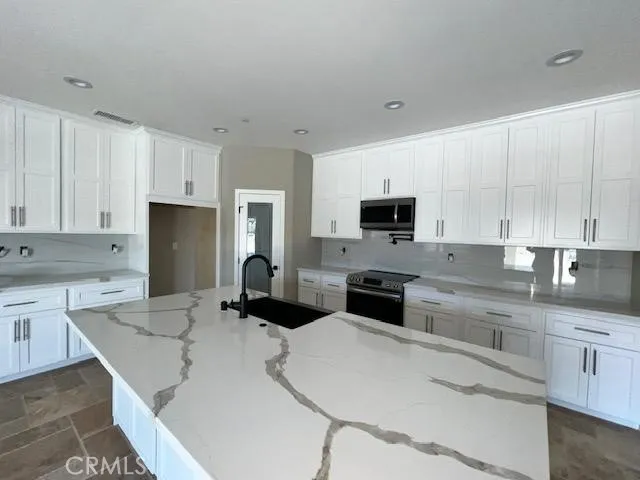 993 Rancho Road, Phelan, California 92372