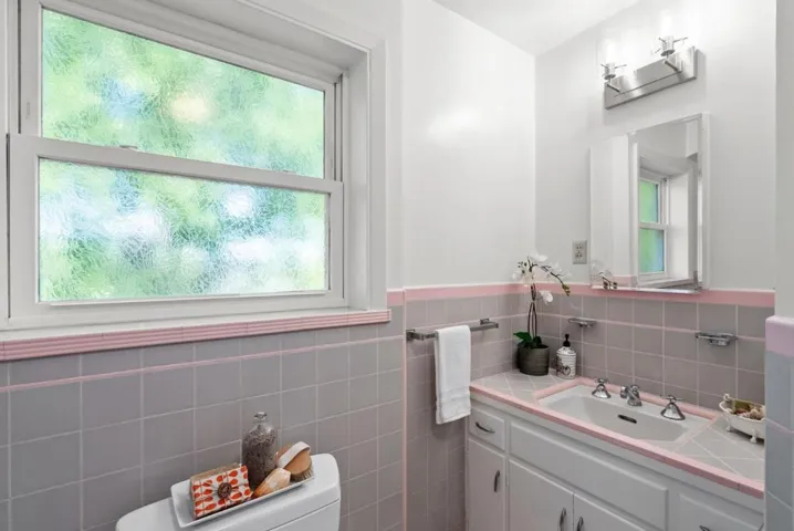 279 Nevada Street, Redwood City, California 94062