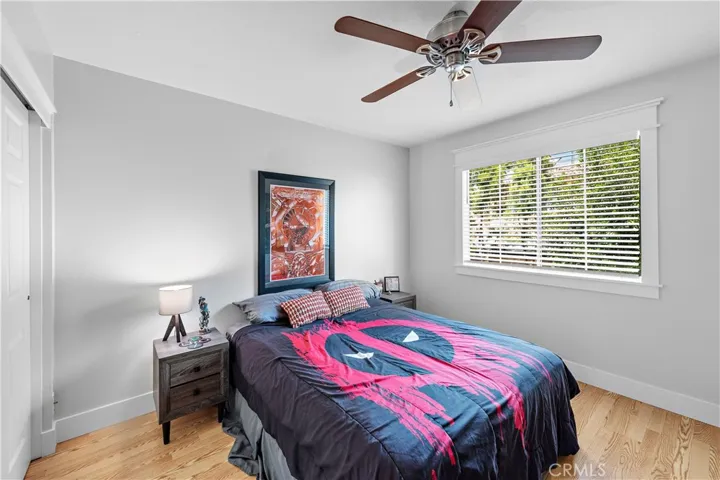 Secondary bedroom.