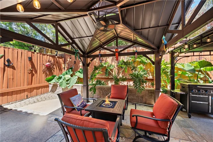 Paradise!! The outdoor living space is so inviting and private.  Can you imagine spending your evenings and weekends here?