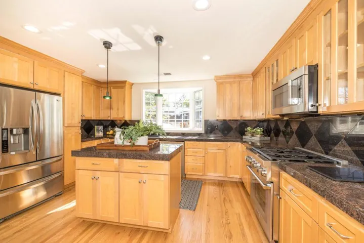 750 Stone Lane, Palo Alto, California 94303