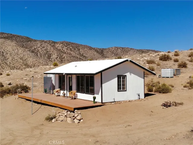 48901 Devils Gate Pass Road, Pioneertown, California 92268
