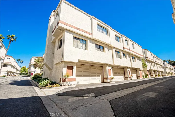 2971 Plaza Del Amo 201, Torrance, California 90503