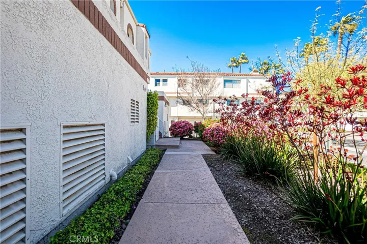 Walkway to entrance steps