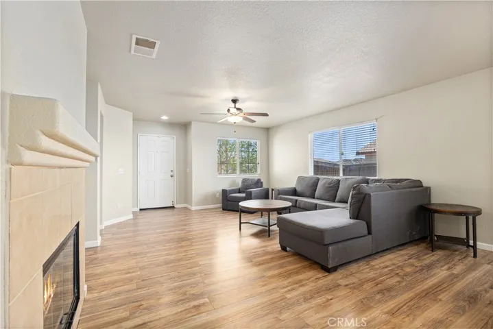 13845 Ashmont Street, Victorville, California 92392