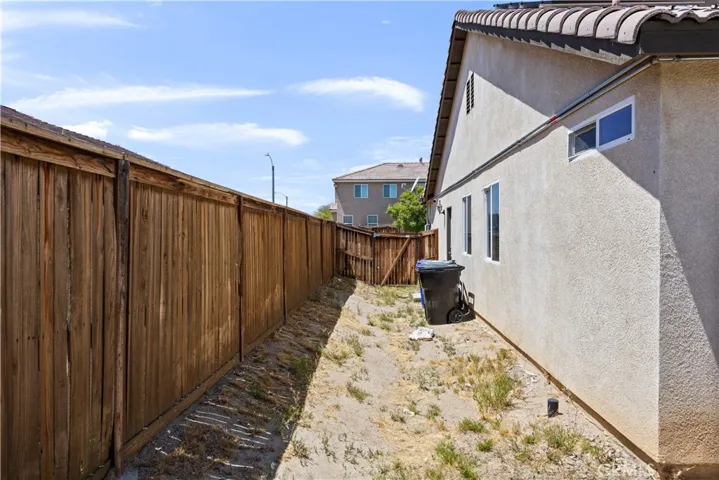 13845 Ashmont Street, Victorville, California 92392