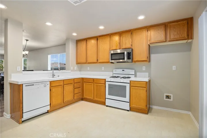 13845 Ashmont Street, Victorville, California 92392