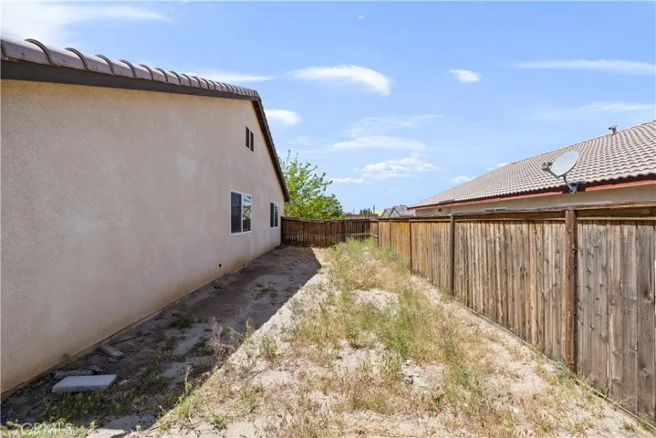 13845 Ashmont Street, Victorville, California 92392