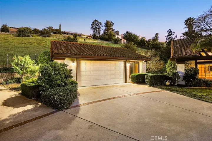 748 Lynnmere Drive, Thousand Oaks, California 91360