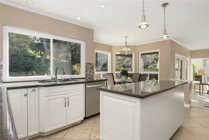 748 Lynnmere Drive, Thousand Oaks, California 91360