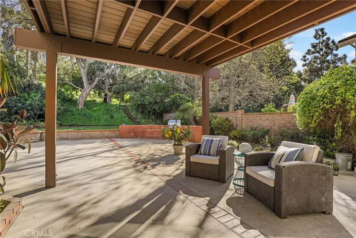 748 Lynnmere Drive, Thousand Oaks, California 91360
