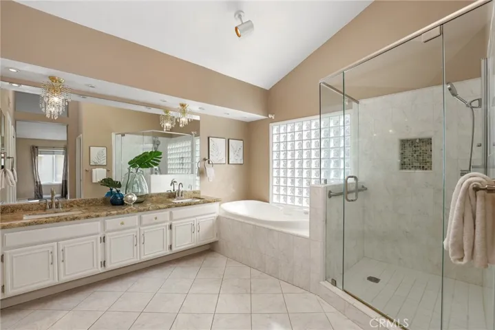 748 Lynnmere Drive, Thousand Oaks, California 91360