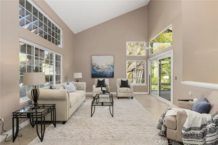 748 Lynnmere Drive, Thousand Oaks, California 91360