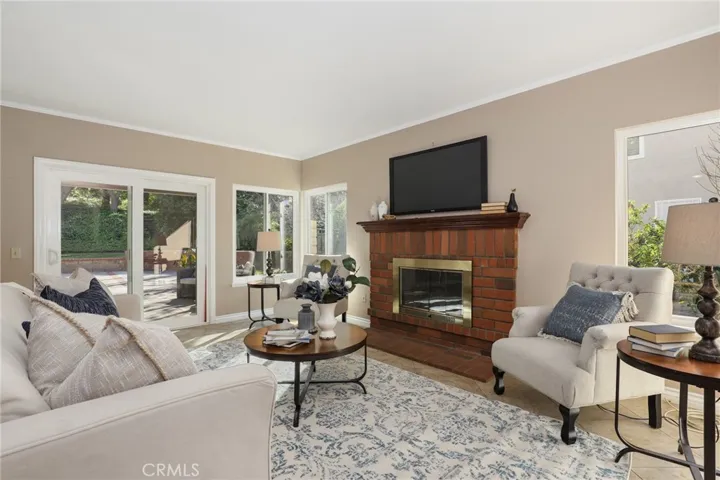 748 Lynnmere Drive, Thousand Oaks, California 91360