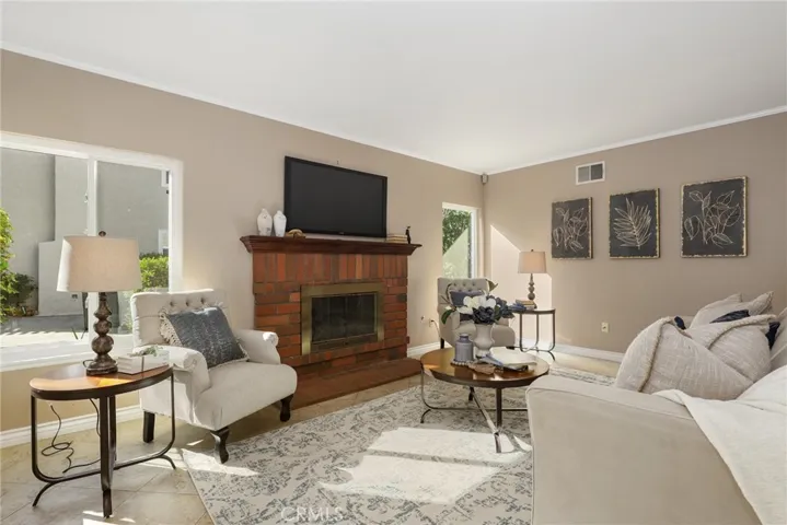 748 Lynnmere Drive, Thousand Oaks, California 91360