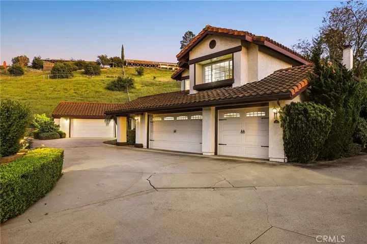 748 Lynnmere Drive, Thousand Oaks, California 91360