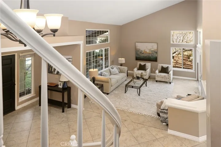 748 Lynnmere Drive, Thousand Oaks, California 91360