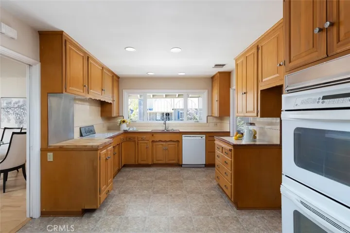 2502 Santiago Street, Santa Ana, California 92706