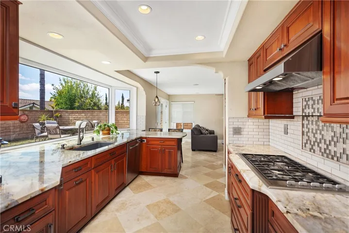25492 Buckwood, Lake Forest, California 92630