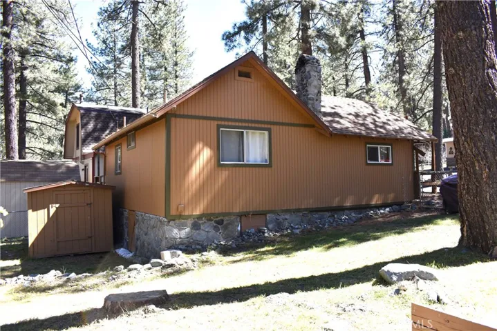 1600 Betty Street, Wrightwood, California 92397