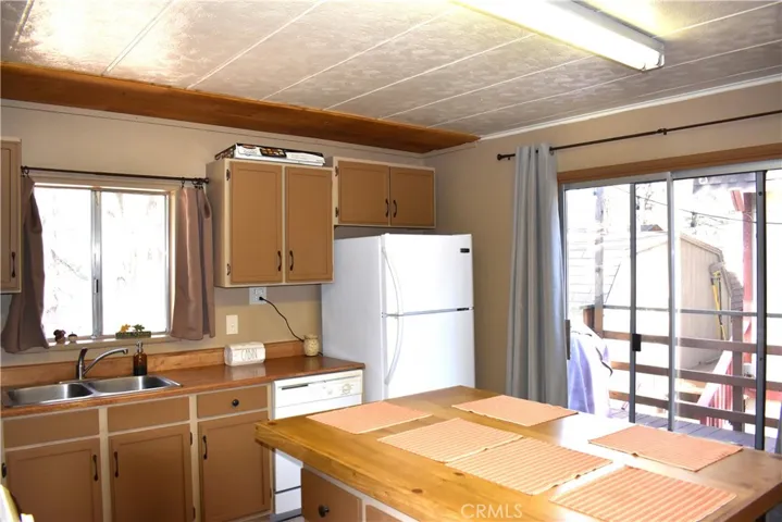 1600 Betty Street, Wrightwood, California 92397