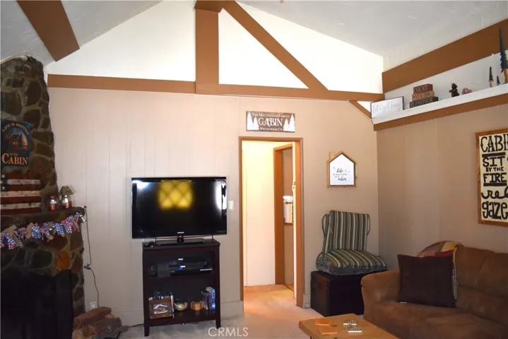 1600 Betty Street, Wrightwood, California 92397