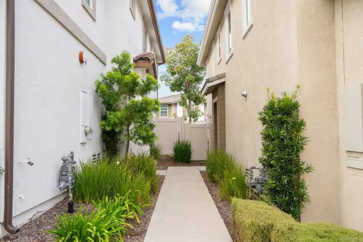 8611 Skylight Way, Lakeside, California 92040
