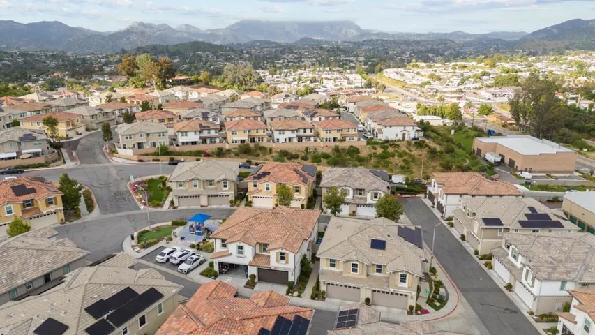 8611 Skylight Way, Lakeside, California 92040
