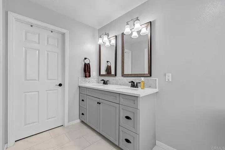 8611 Skylight Way, Lakeside, California 92040