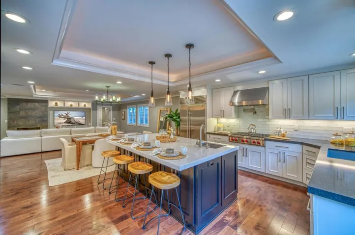 18310 Montpere Way, Saratoga, California 95070