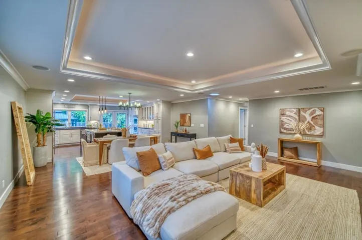 18310 Montpere Way, Saratoga, California 95070