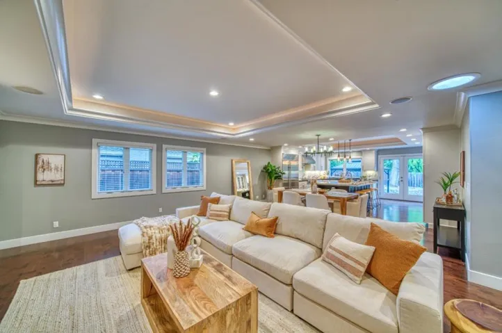 18310 Montpere Way, Saratoga, California 95070