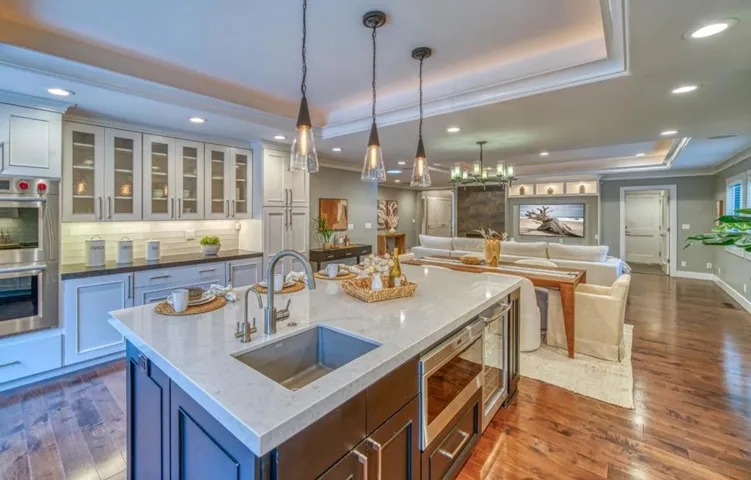 18310 Montpere Way, Saratoga, California 95070