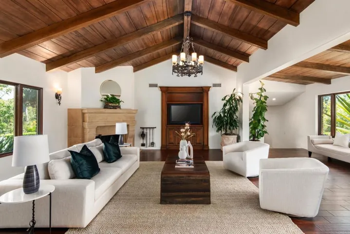 16810 Via De Santa Fe, Rancho Santa Fe, California 92067