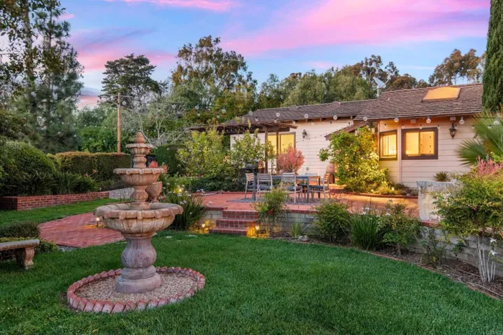 16810 Via De Santa Fe, Rancho Santa Fe, California 92067