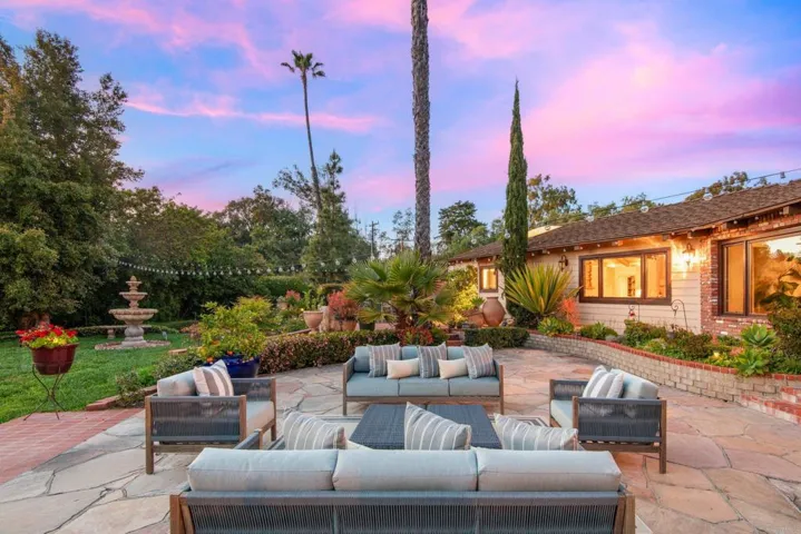 16810 Via De Santa Fe, Rancho Santa Fe, California 92067