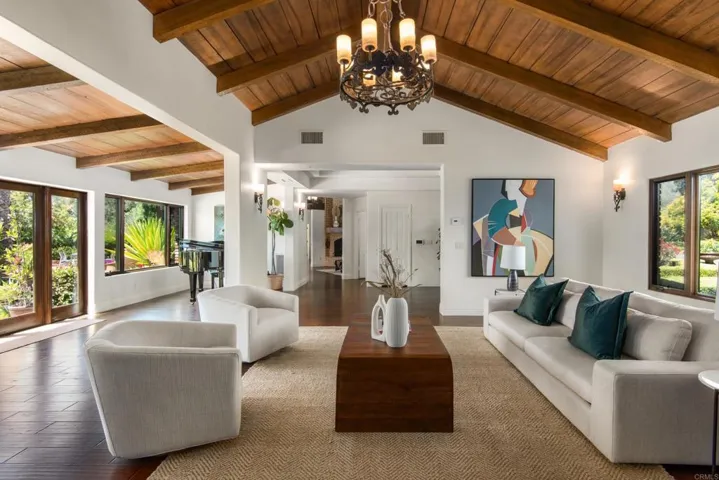 16810 Via De Santa Fe, Rancho Santa Fe, California 92067