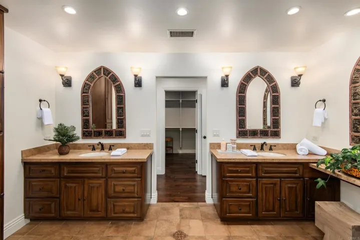 16810 Via De Santa Fe, Rancho Santa Fe, California 92067