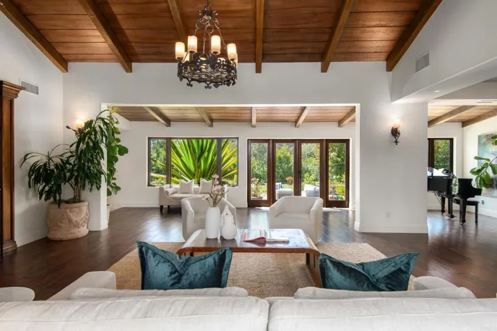 16810 Via De Santa Fe, Rancho Santa Fe, California 92067
