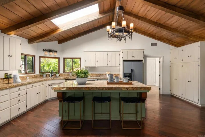 16810 Via De Santa Fe, Rancho Santa Fe, California 92067