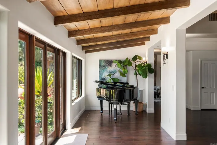 16810 Via De Santa Fe, Rancho Santa Fe, California 92067